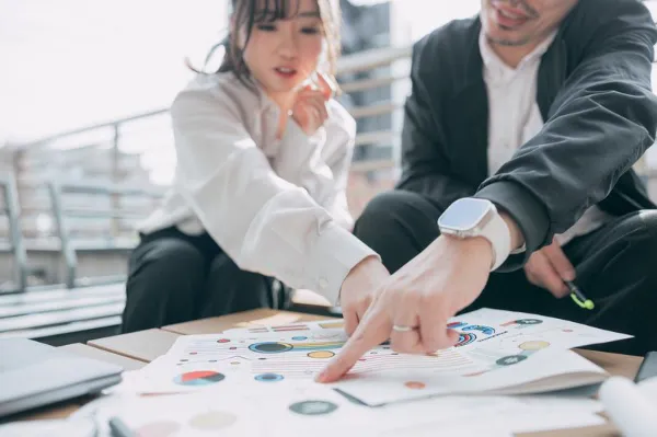 号俸テーブル連動型の基本給設計｜評価ランクとピッチで「昇給のロジック」を可視化する